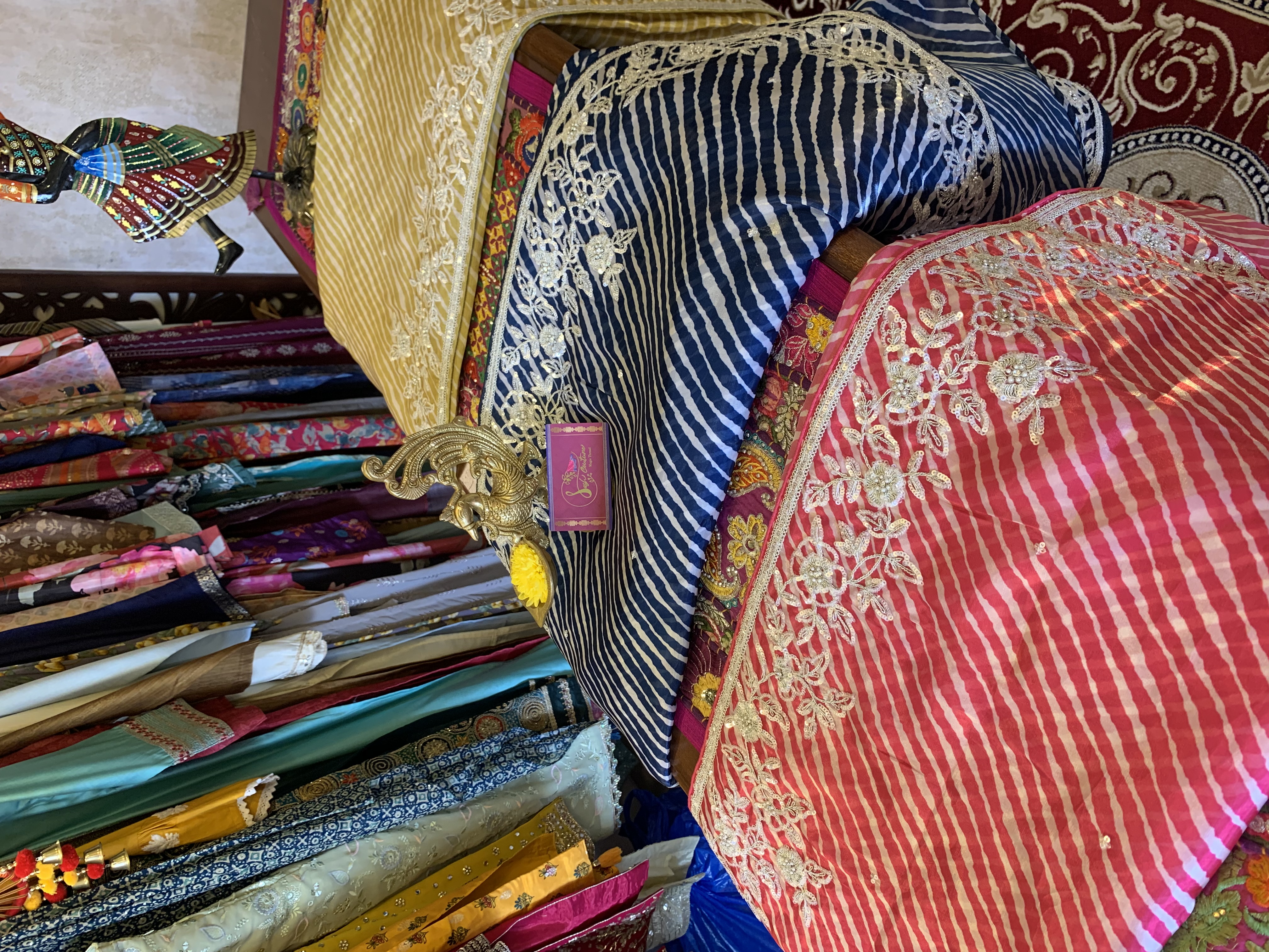 Saree collections-https://i-media.vyaparify.com/vcards/products/11197/18875676-D28E-412D-926A-4D47C37BC09B.jpeg Image