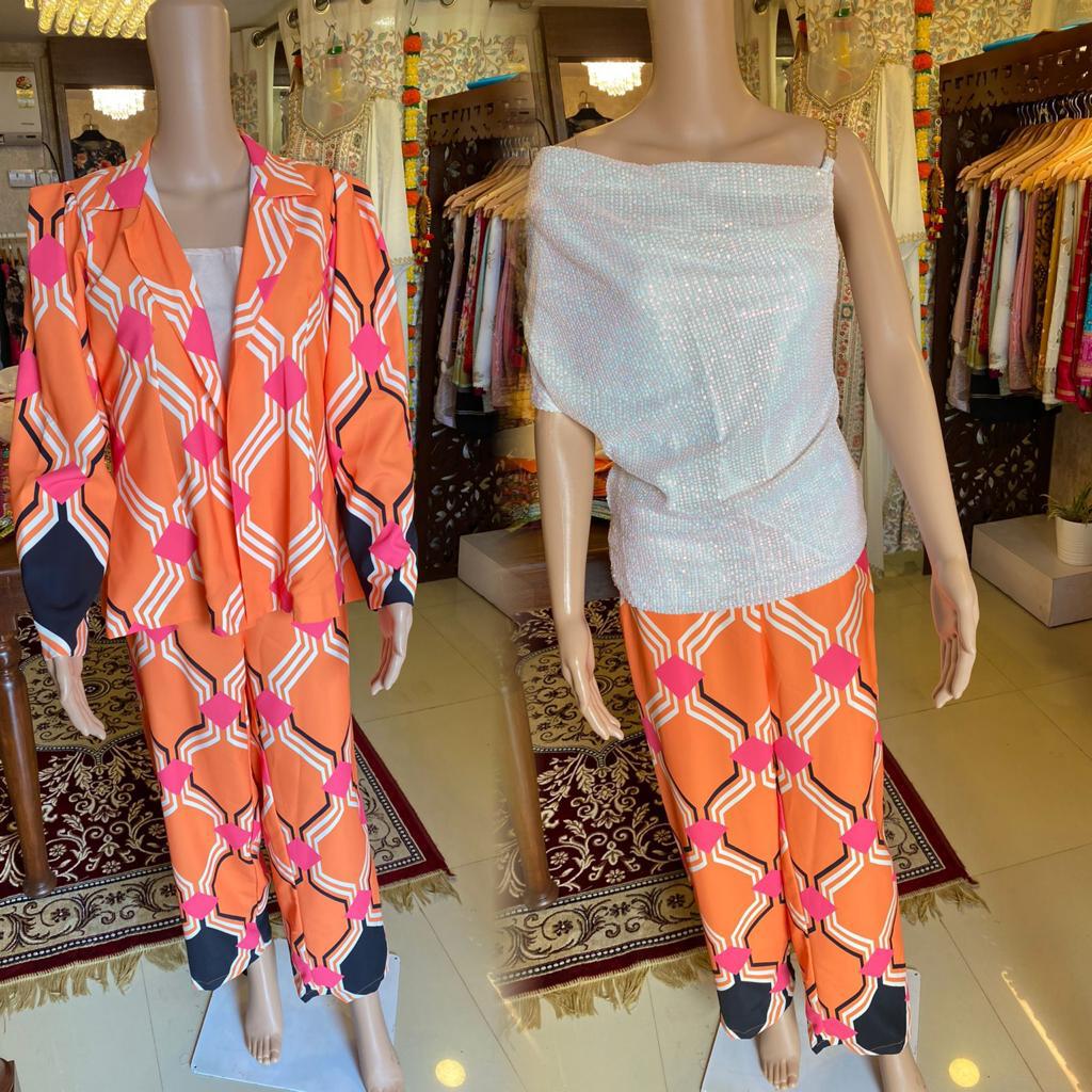 Western wardrobe-https://i-media.vyaparify.com/vcards/products/11739/78676749-CB3C-48F7-A2DE-59A6A95ED362.jpeg Image