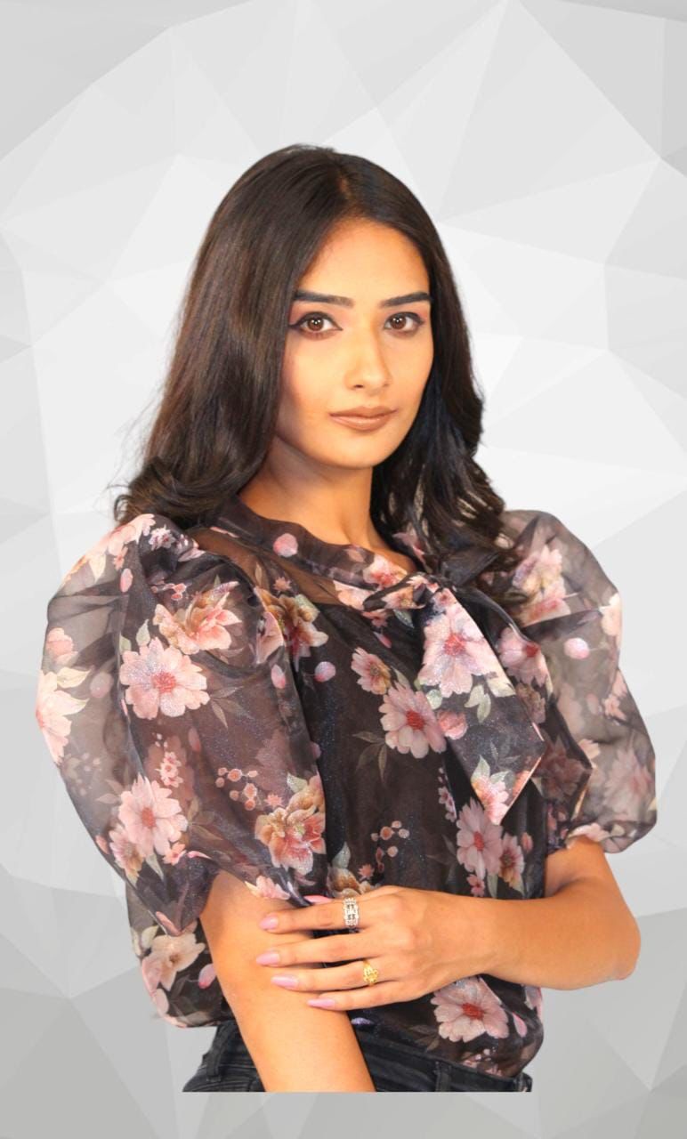 Western wardrobe-https://i-media.vyaparify.com/vcards/products/11742/6022E390-1C12-4276-AFBC-438E7D0A4C88.jpeg Image