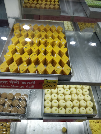 Indian Sweets-https://i-media.vyaparify.com/vcards/products/13148/sweet-5.jpg Image