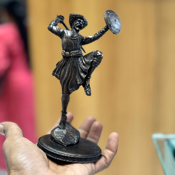 ढाल तलवार मावळा-https://i-media.vyaparify.com/vcards/products/132713/product_1738734676.png Image