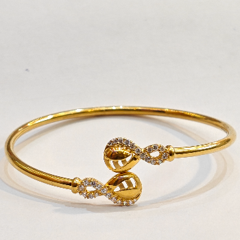 Bangles-https://i-media.vyaparify.com/vcards/products/133714/product_1738924991_67a5e3bf6005c.png Image