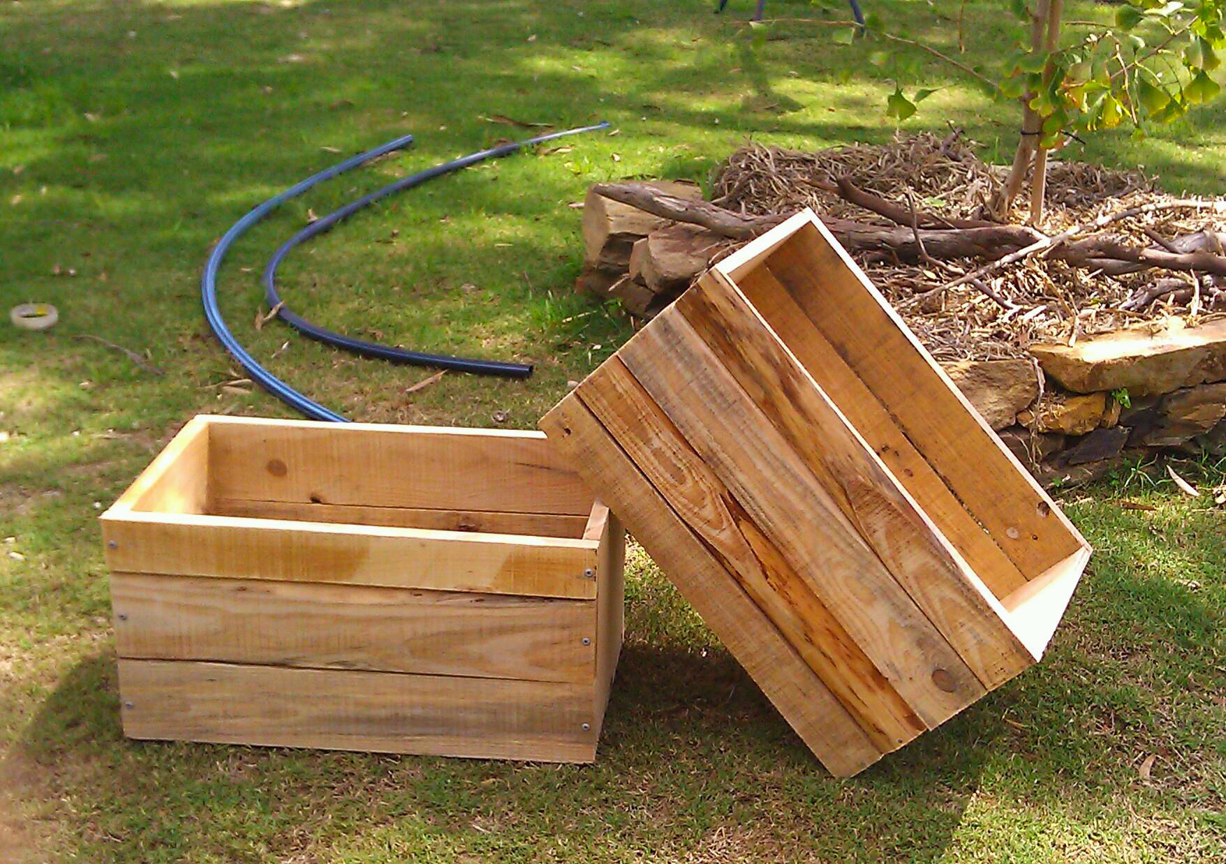 Pallet Crates available-https://i-media.vyaparify.com/vcards/products/13759/237b79a658a58dfe79d32338c34f2b23.jpg Image