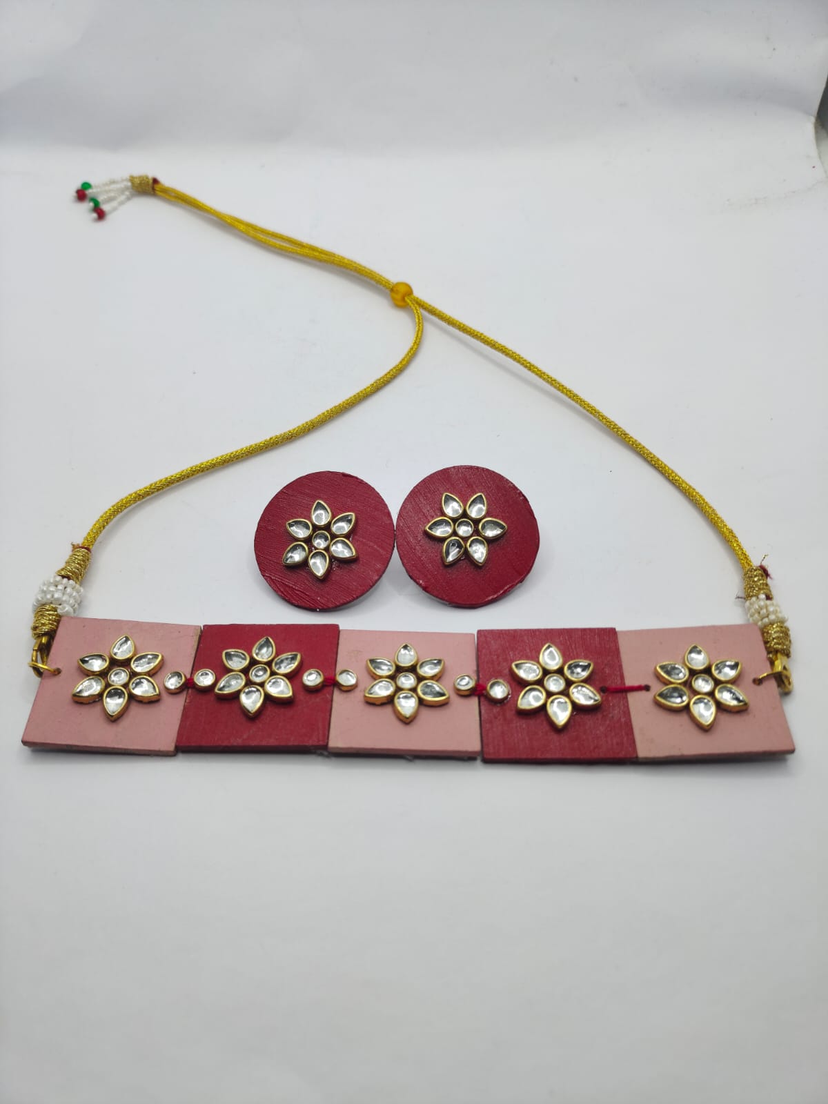 Jasmine square chokar-https://i-media.vyaparify.com/vcards/products/14072/2a4a8b70-561c-4c64-9811-6645412a631a.jpeg Image