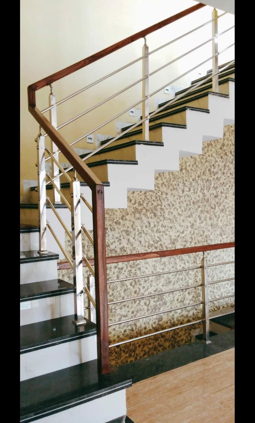 Wooden glass-https://i-media.vyaparify.com/vcards/products/1522/IMG-20230608-WA0061.jpg Image