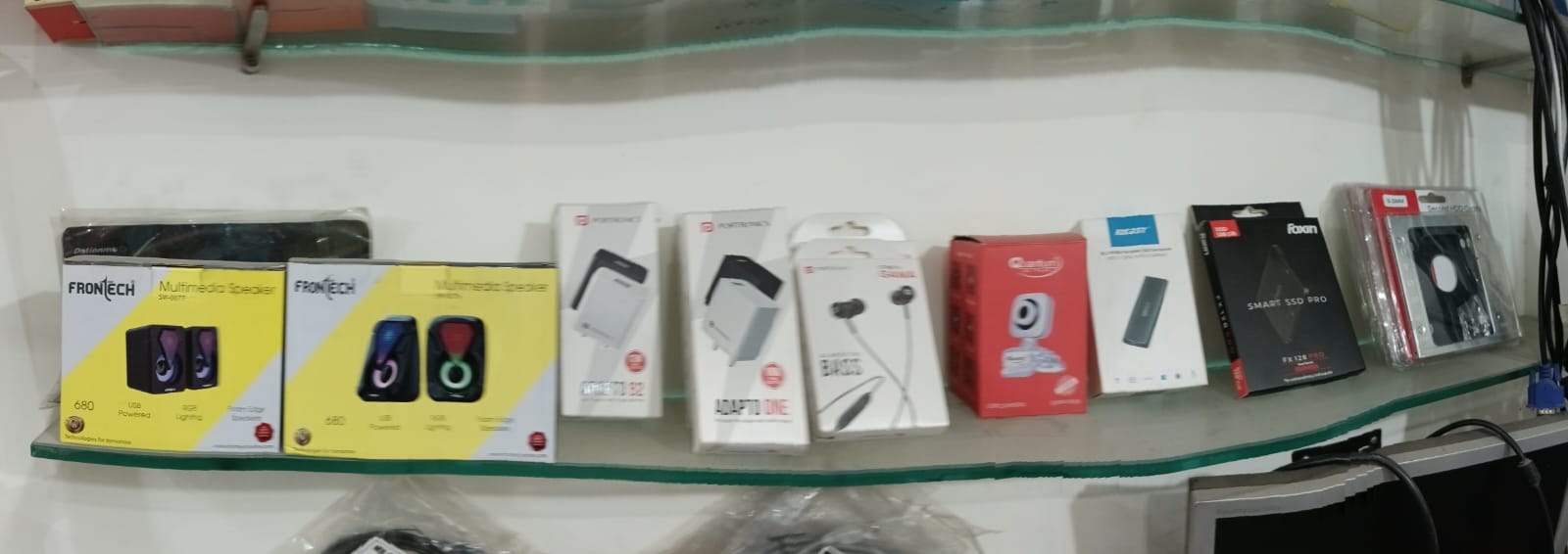 Bluetooth speakers-https://i-media.vyaparify.com/vcards/products/15925/speaker.jpeg Image