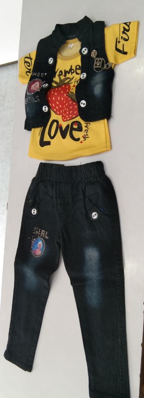 Girls set-https://i-media.vyaparify.com/vcards/products/1607/IMG-20230304-WA0003.jpg Image