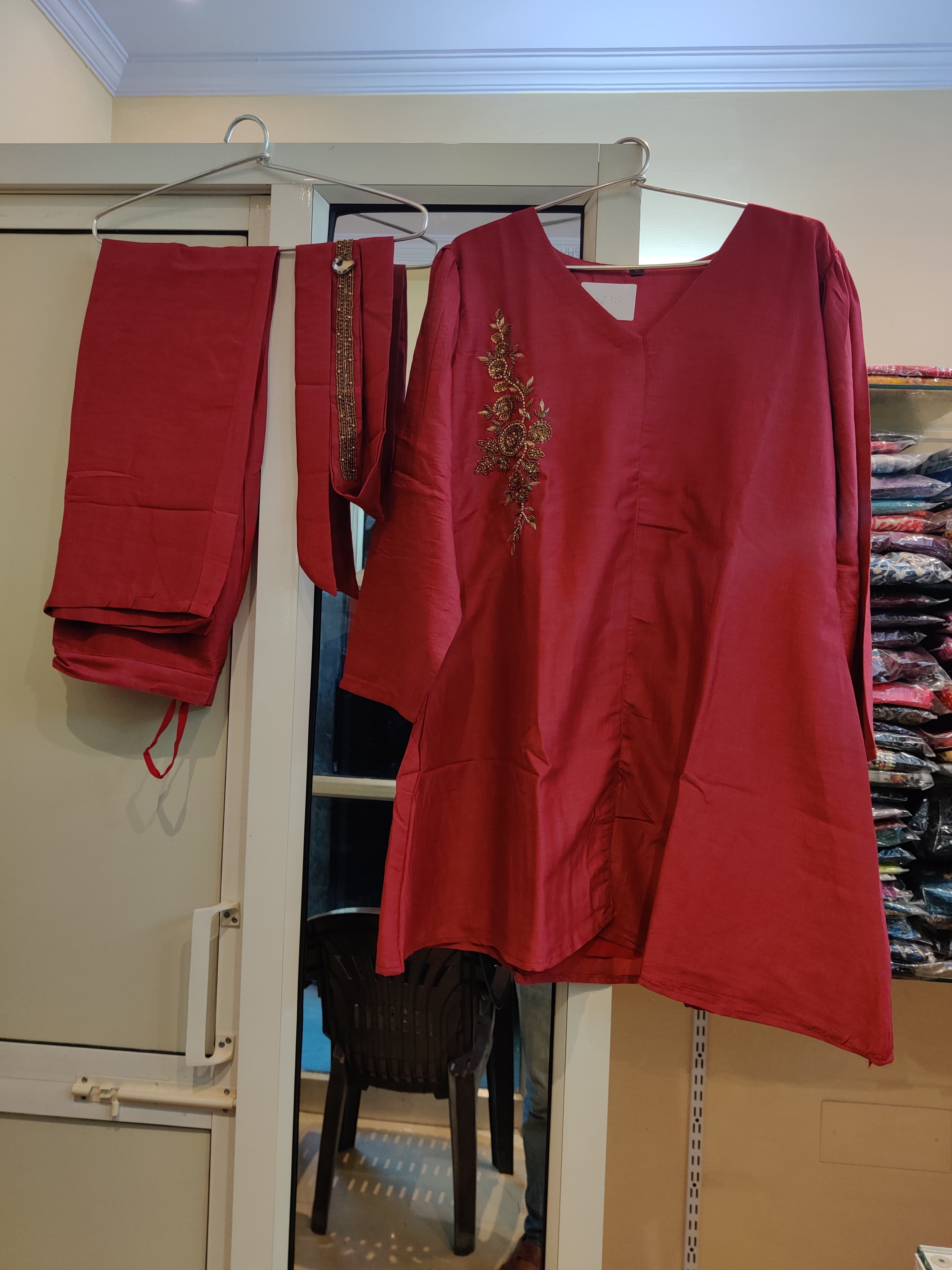 Co-ord Set-https://i-media.vyaparify.com/vcards/products/16121/Co-ord-set-(4).jpg Image