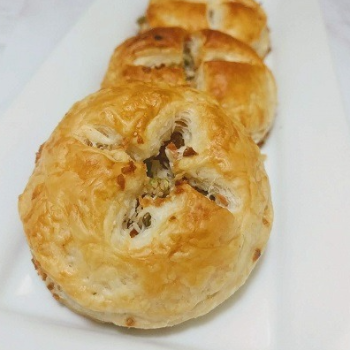 COCONUT PUFF-https://i-media.vyaparify.com/vcards/products/168569/product_1742297475_67d959835ea6b.png Image