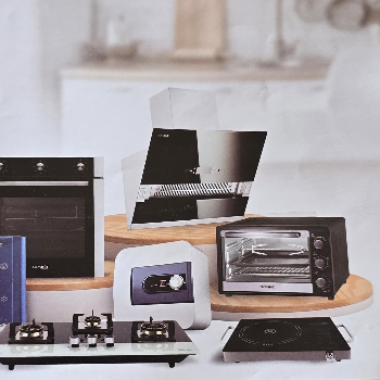 Blow hot-https://i-media.vyaparify.com/vcards/products/169008/product_1742373778_67da8392e3201.png Image