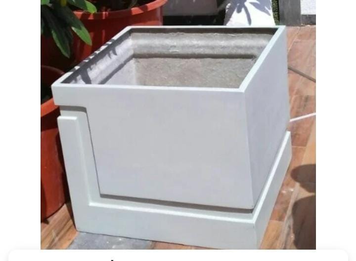 FRP Pots for Your Garden-https://i-media.vyaparify.com/vcards/products/16979/FRP-Pots-for-Your-Garden.jpg Image