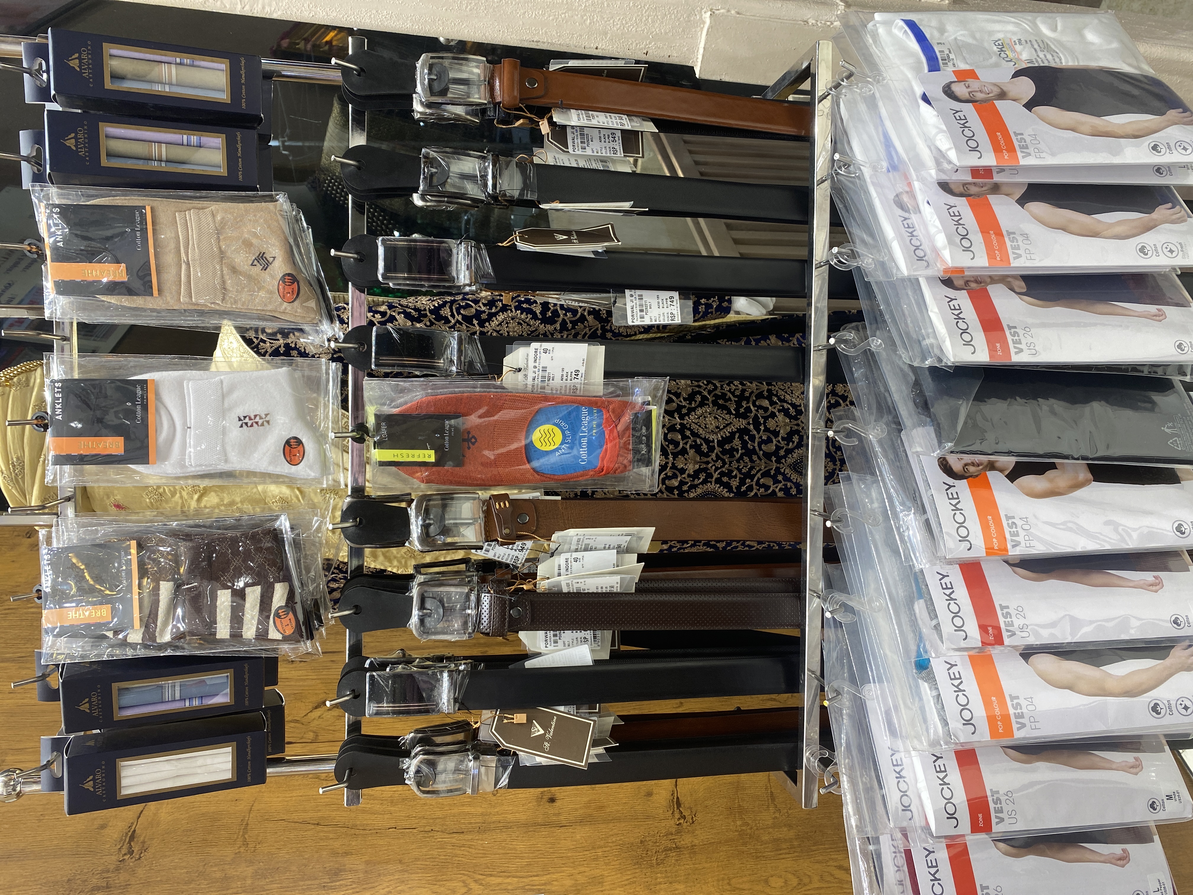 Men’s accessories-https://i-media.vyaparify.com/vcards/products/17755/image.jpg Image