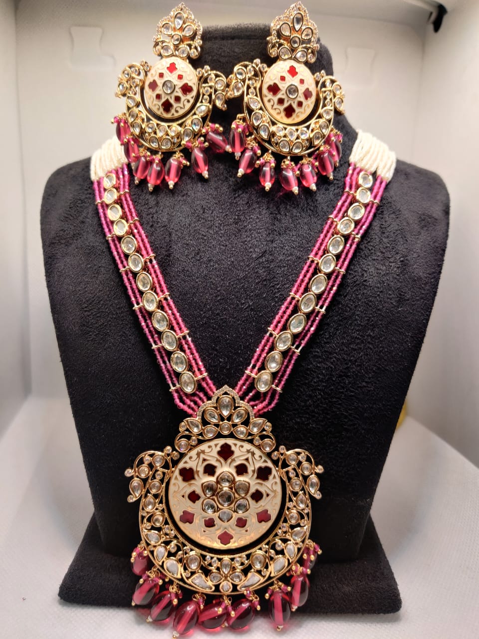 Moti ( pearl ) | Shree Jain Jewellers | 127, Ground Floor ,Vikram Tower, Sapna Sangeeta Road Indore