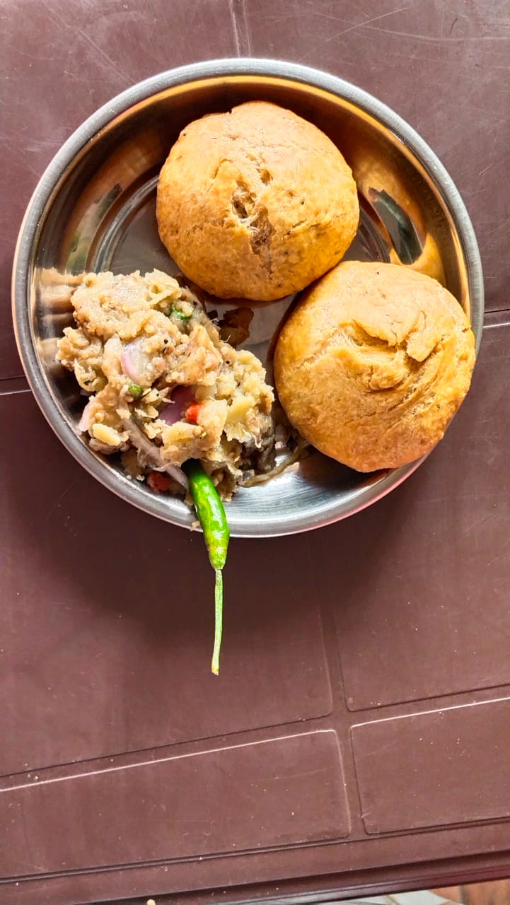 Litti Chokha-https://i-media.vyaparify.com/vcards/products/18873/litti-chokha.jpg Image