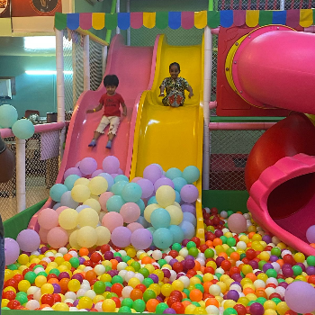 Best Affordable Birthday Party packages.-https://i-media.vyaparify.com/vcards/products/194948/product_1745387359_68087f5fc43cc.png Image