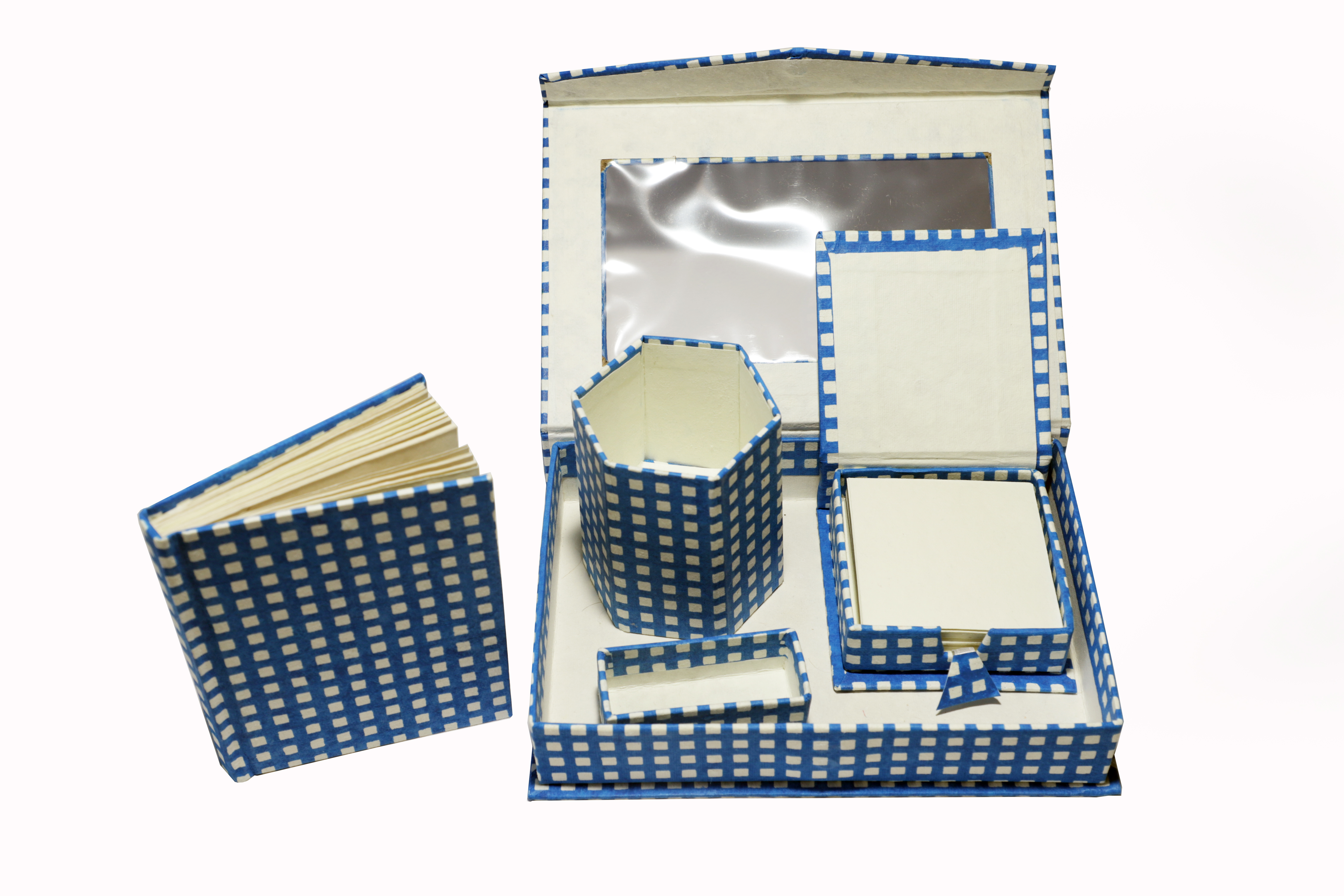 Corporate gifting-https://i-media.vyaparify.com/vcards/products/19681/IMG_9858.jpg Image