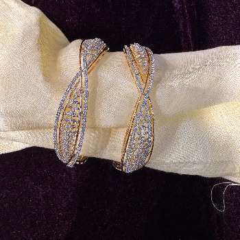  Imitation bangles AMRUT GOLD Bazar Peth Rd, Near Maszid, Teli Ali, Amrut Gold, Khalde Aali, Talegaon Dabhade, Maharashtra 410506, India