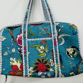 Jungle print tote bag-https://i-media.vyaparify.com/vcards/products/201461/product_1745656804_680c9be4ae71d.png Image