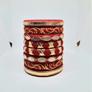 Aanya[Black and Golden Handcrafted Bangles]-https://i-media.vyaparify.com/vcards/products/208246/product_1746205223_6814fa27f2137.png Image