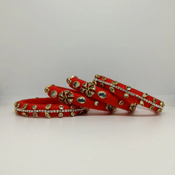 Shruti [Red colour handcrafted bangles]-https://i-media.vyaparify.com/vcards/products/210292/product_1746241671_68158887c3246.png Image