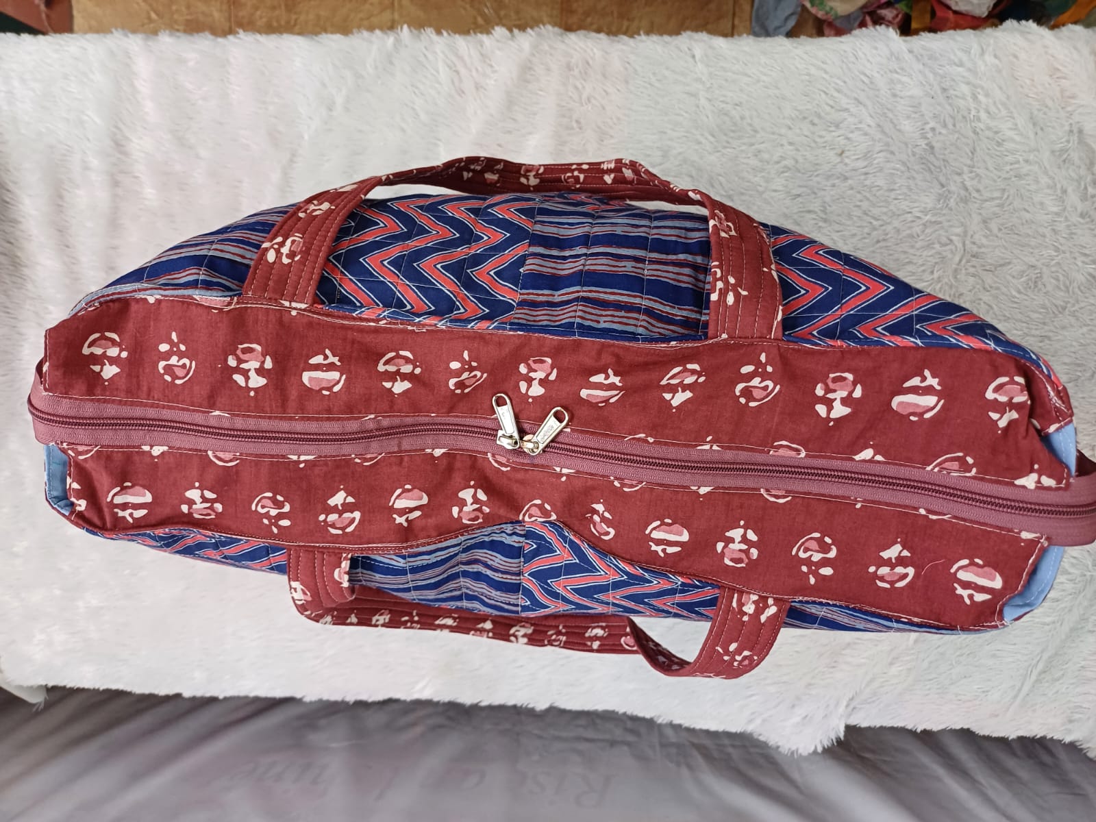 Top open with zip-https://i-media.vyaparify.com/vcards/products/21499/WhatsApp-Image-2024-01-10-at-17.22.26.jpeg Image