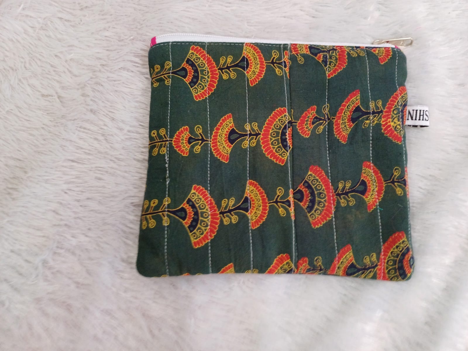 Regular purse-https://i-media.vyaparify.com/vcards/products/21514/WhatsApp-Image-2024-01-10-at-17.22.45.jpeg Image