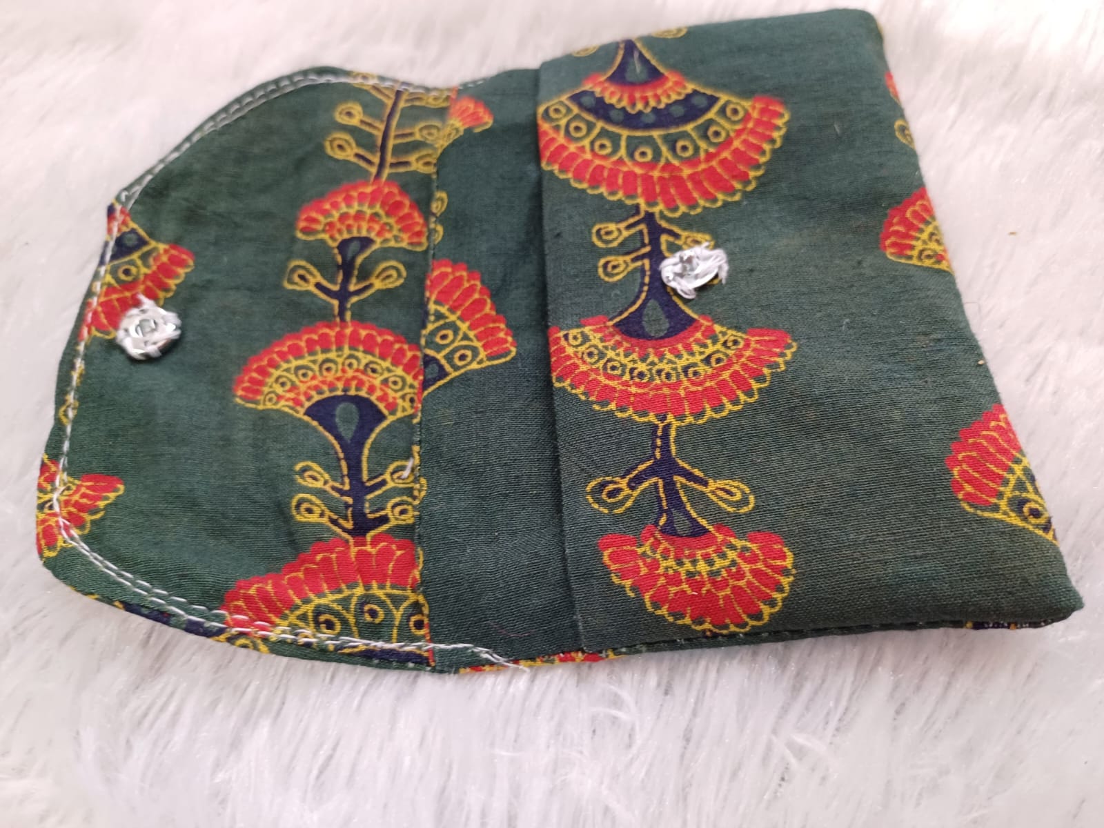 Quilted card holder-https://i-media.vyaparify.com/vcards/products/21519/WhatsApp-Image-2024-01-10-at-17.22.49-(1).jpeg Image