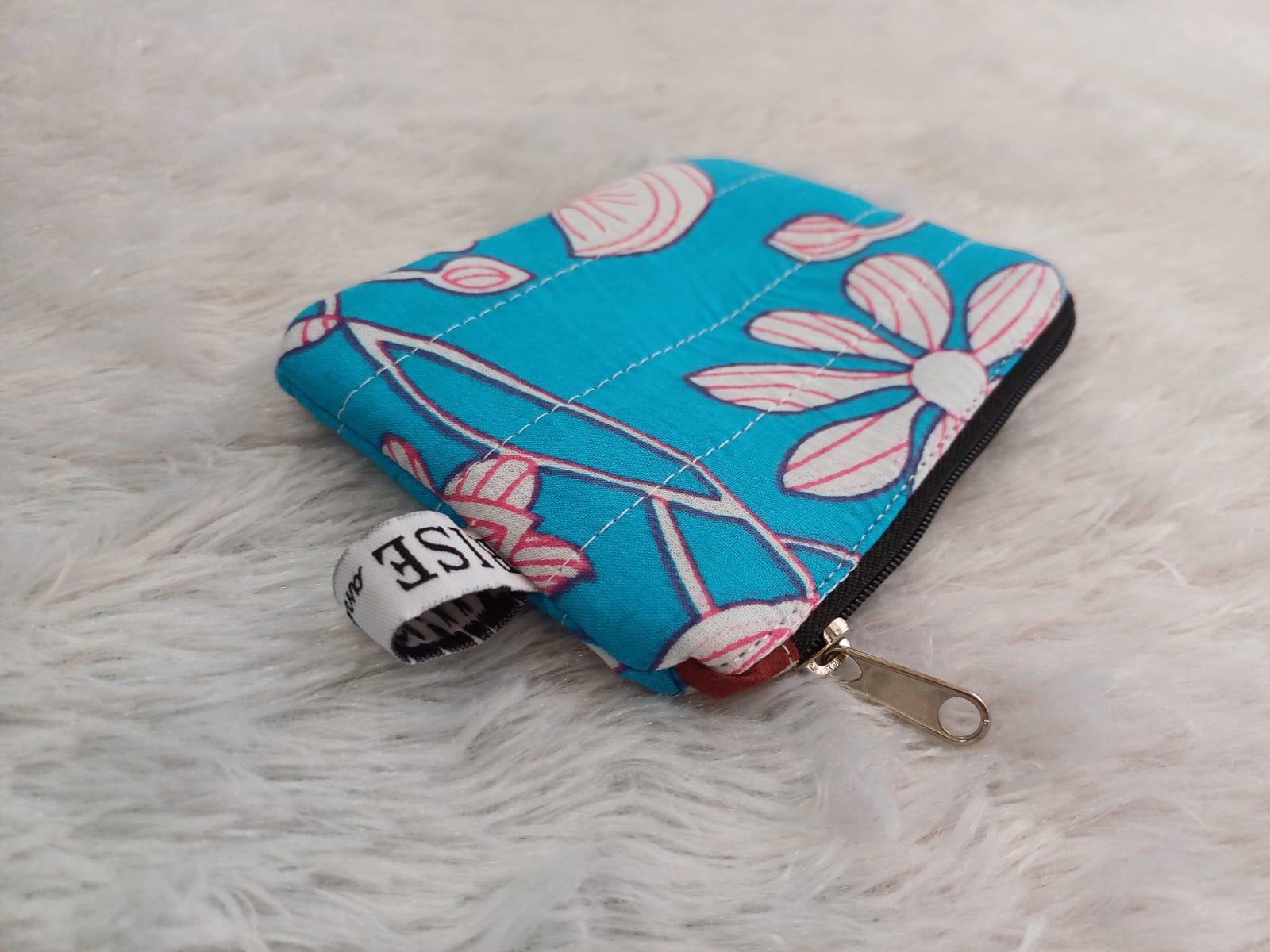 Quilted coin purse-https://i-media.vyaparify.com/vcards/products/21523/WhatsApp-Image-2024-01-10-at-17.22.59.jpeg Image