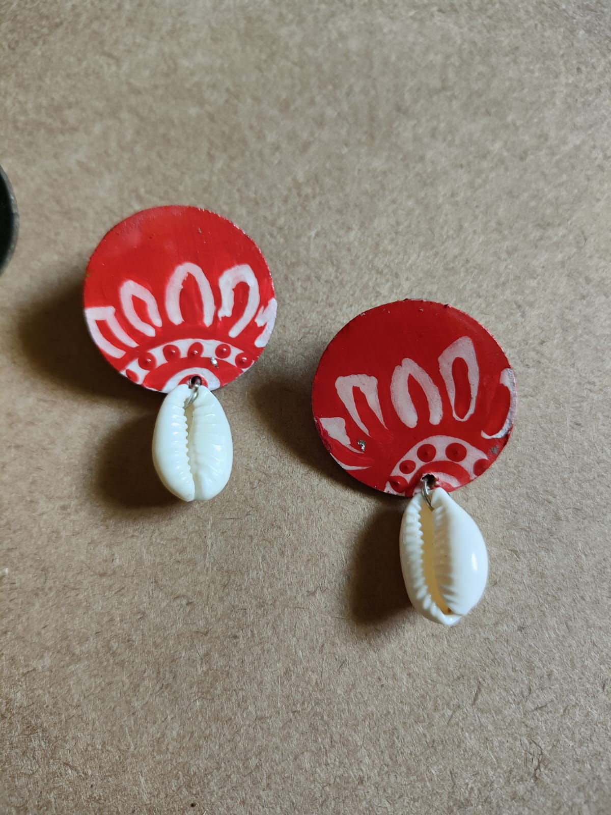 Ethnic Cowrie Earrings-https://i-media.vyaparify.com/vcards/products/21555/ethnic-Cowrie-earrings.jpg Image