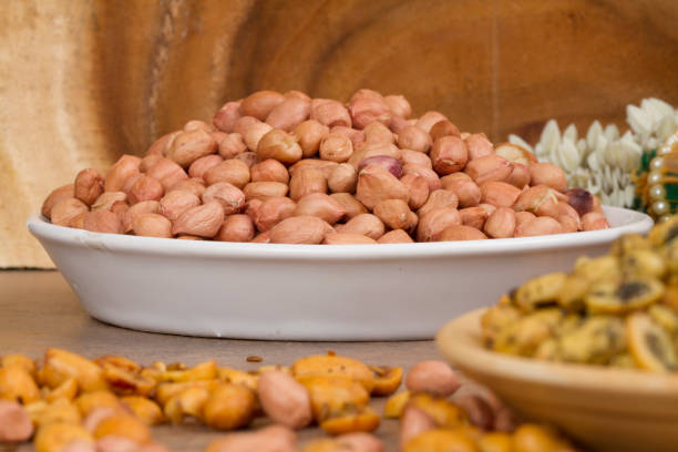 Raw Peanuts-https://i-media.vyaparify.com/vcards/products/21800/raw-peanut.jpg Image