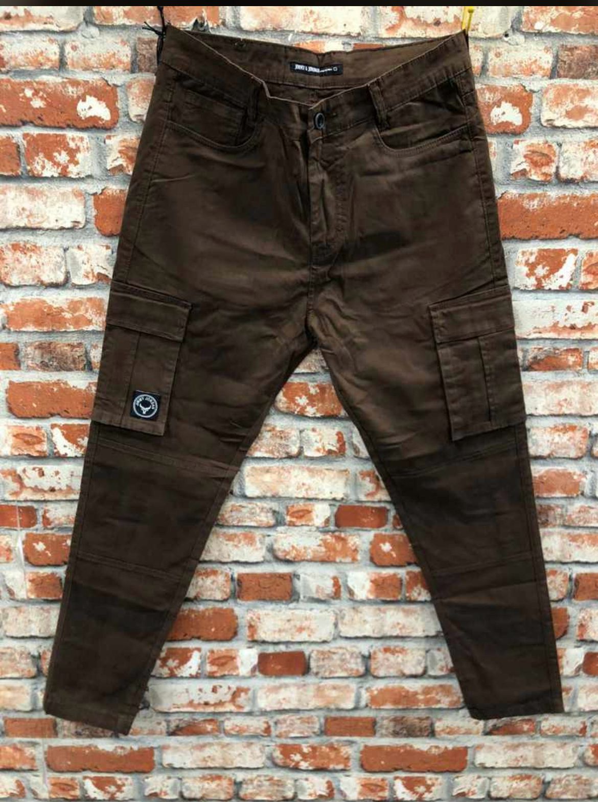 Jeans-https://i-media.vyaparify.com/vcards/products/22175/WhatsApp-Image-2024-01-15-at-16.54.47_5fe4bf94.jpg Image