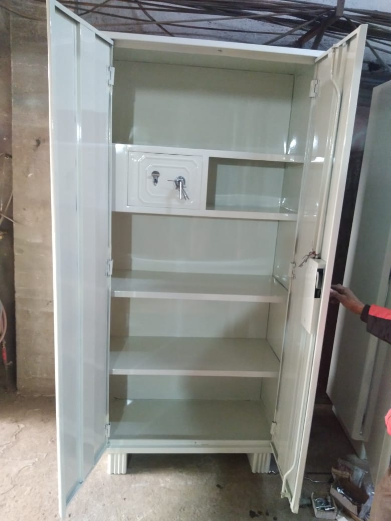 Steel Almirah-https://i-media.vyaparify.com/vcards/products/2379/IMG-20230619-WA0027.jpg Image