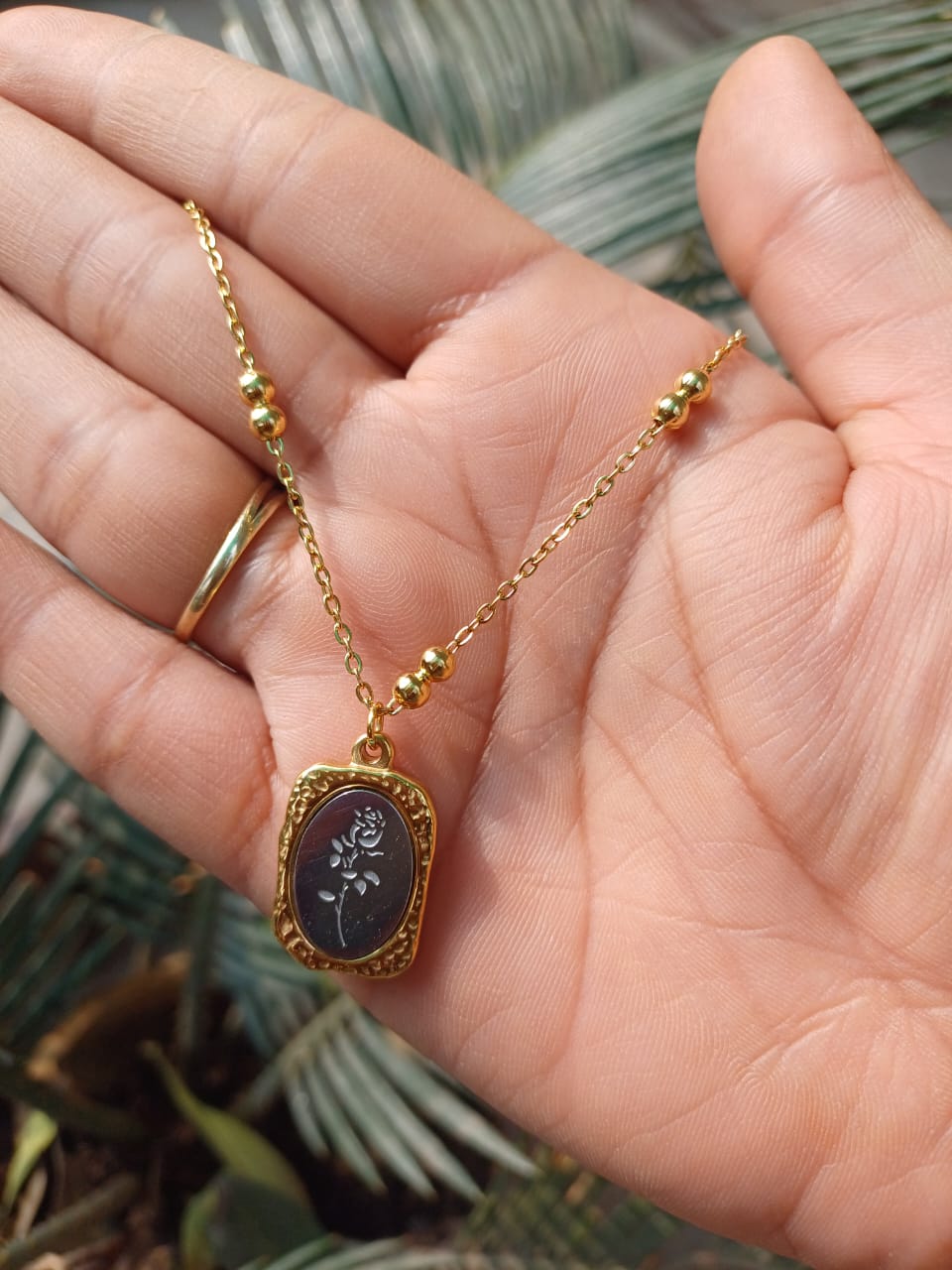 Rose Engraved Pendant-https://i-media.vyaparify.com/vcards/products/24291/WhatsApp-Image-2024-01-31-at-12.14.45.jpeg Image