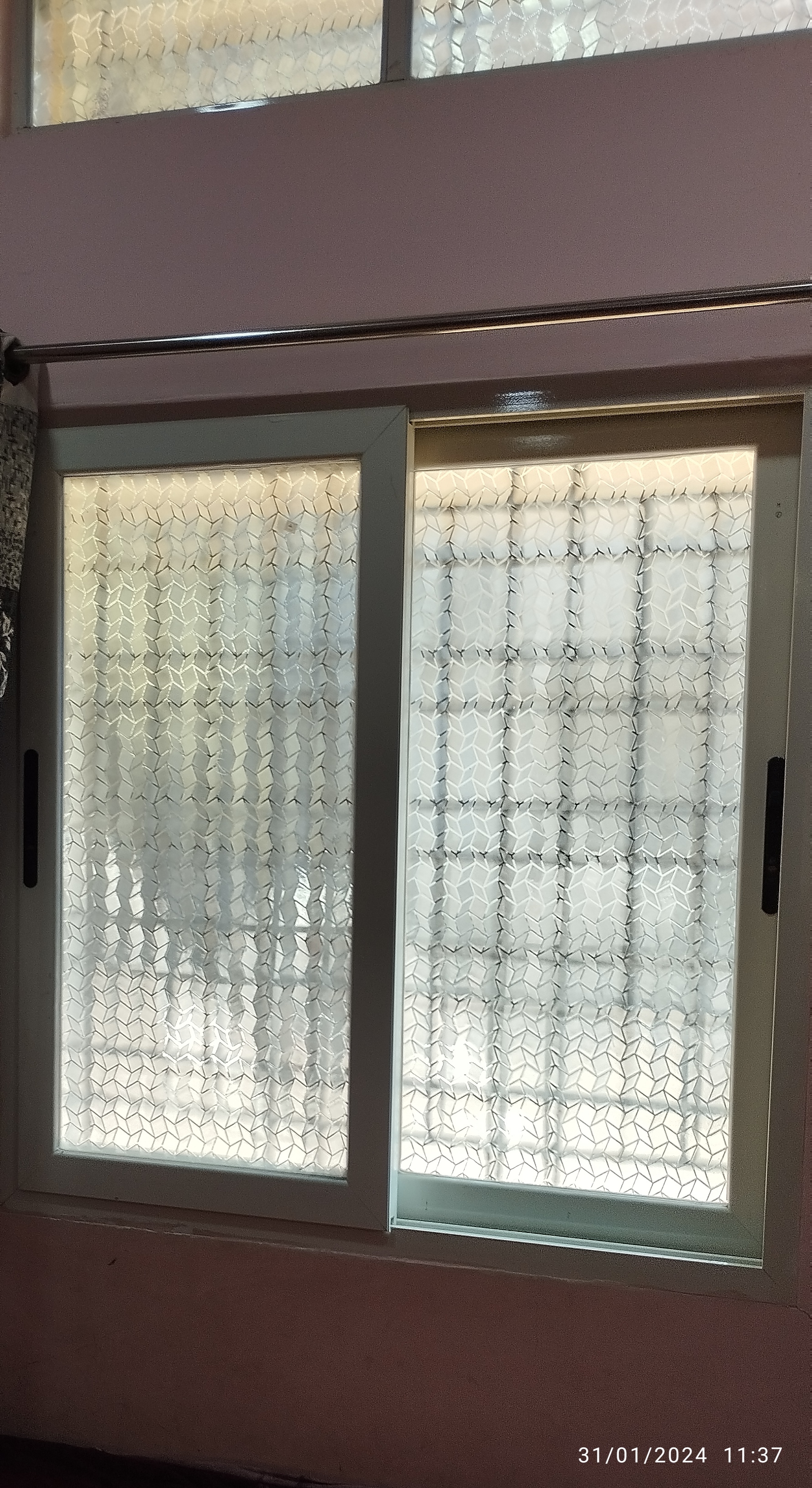 Aluminium domal sliding windows-https://i-media.vyaparify.com/vcards/products/24540/1000141977.jpg Image
