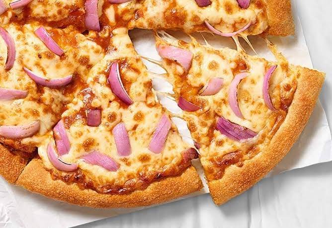Onion Cheese Pizza | Freshly Baked Pizza-https://i-media.vyaparify.com/vcards/products/25252/images-(3).jpeg Image