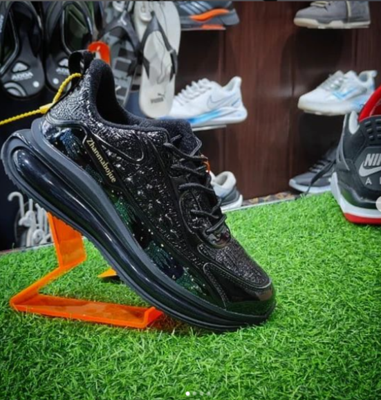 Running Shoes-https://i-media.vyaparify.com/vcards/products/25805/Screenshot-(130).png Image