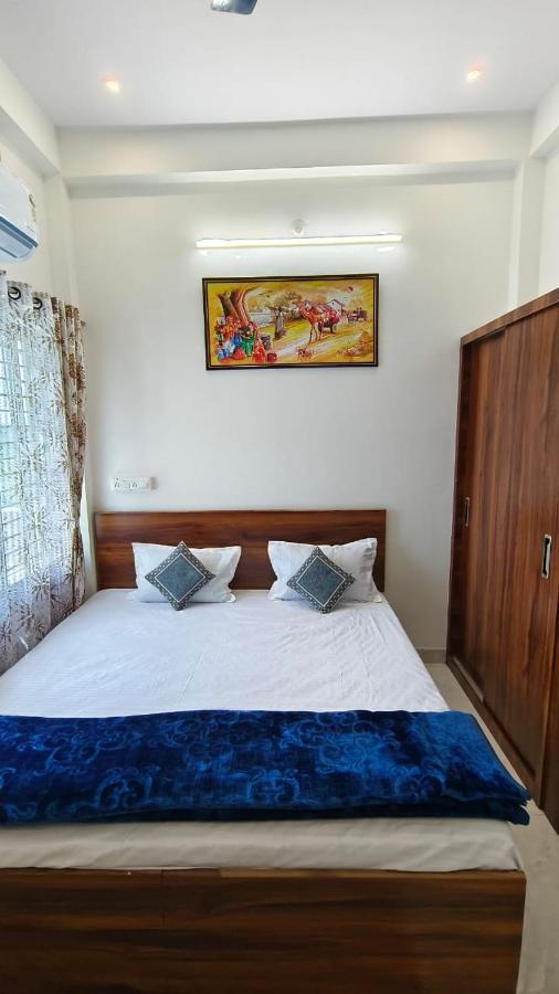 Homely Stay for Five with Garden View Balcony Homestay Sthanvi 186, Kailash Empire, Colony, Near By Rankeshwer Mhadev Mandir, Ujjain, Madhya Pradesh 456001, India