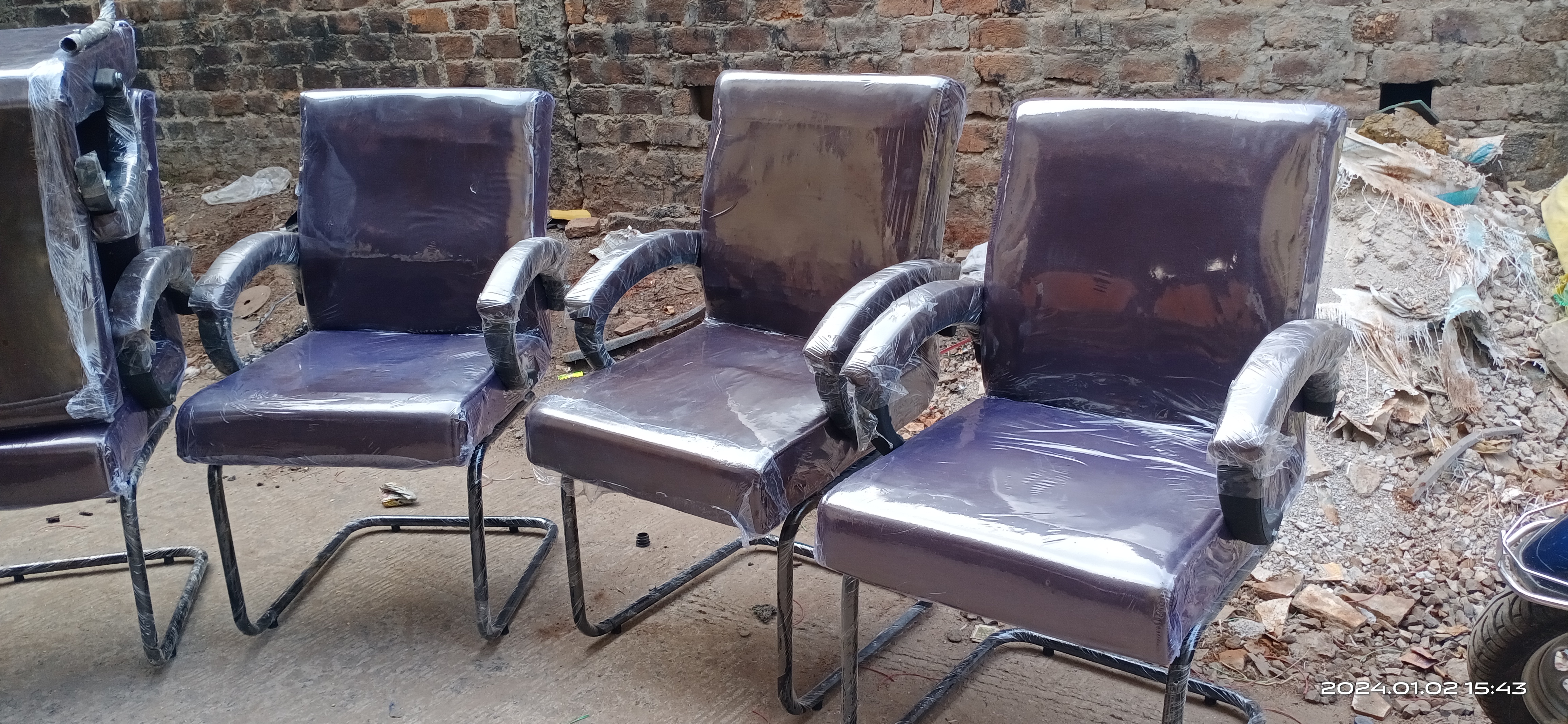 Stend Chair-https://i-media.vyaparify.com/vcards/products/26516/IMG_20240102_154358.jpg Image