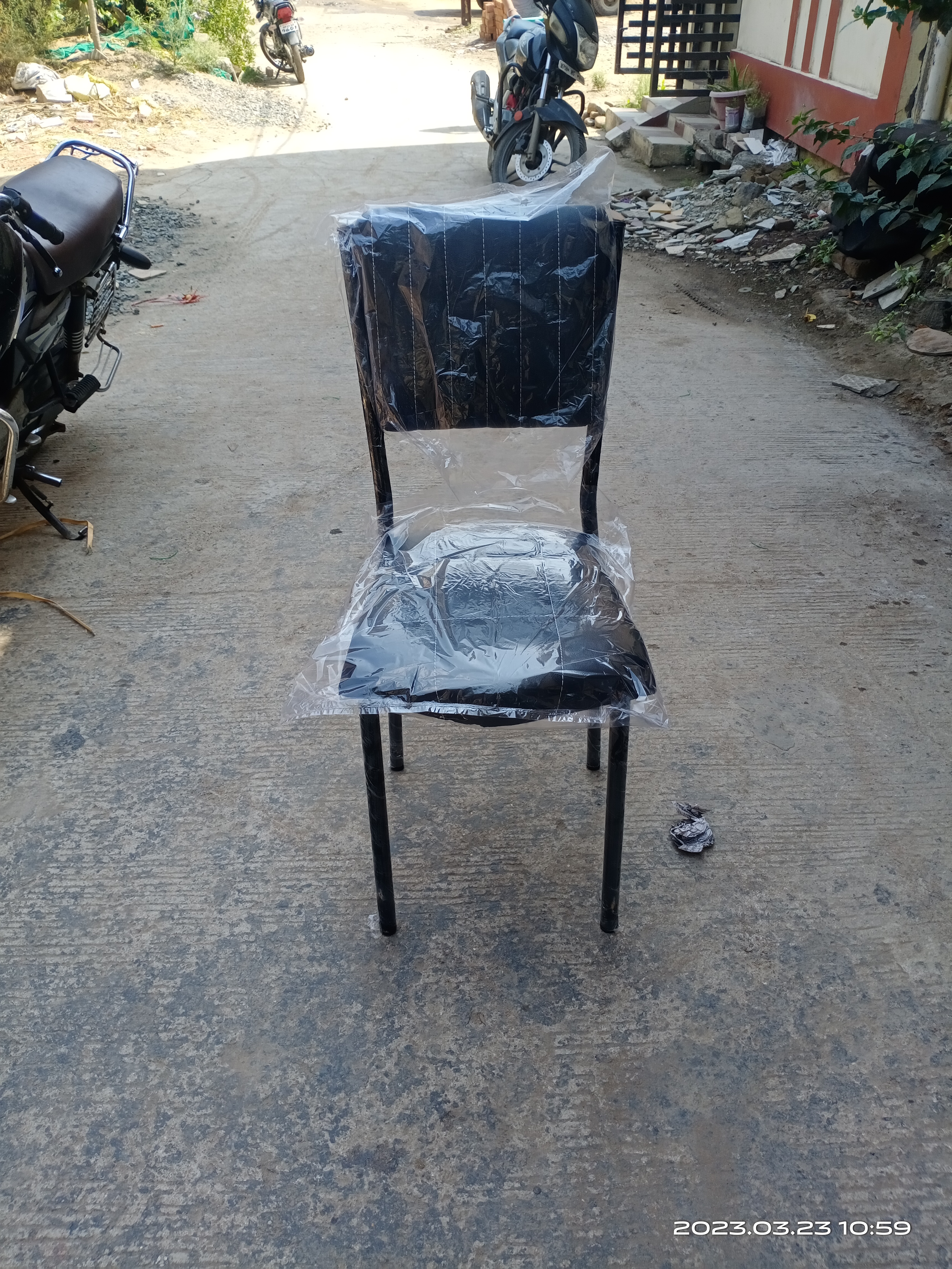 Visitor Chair-https://i-media.vyaparify.com/vcards/products/26571/IMG_20230323_105944.jpg Image