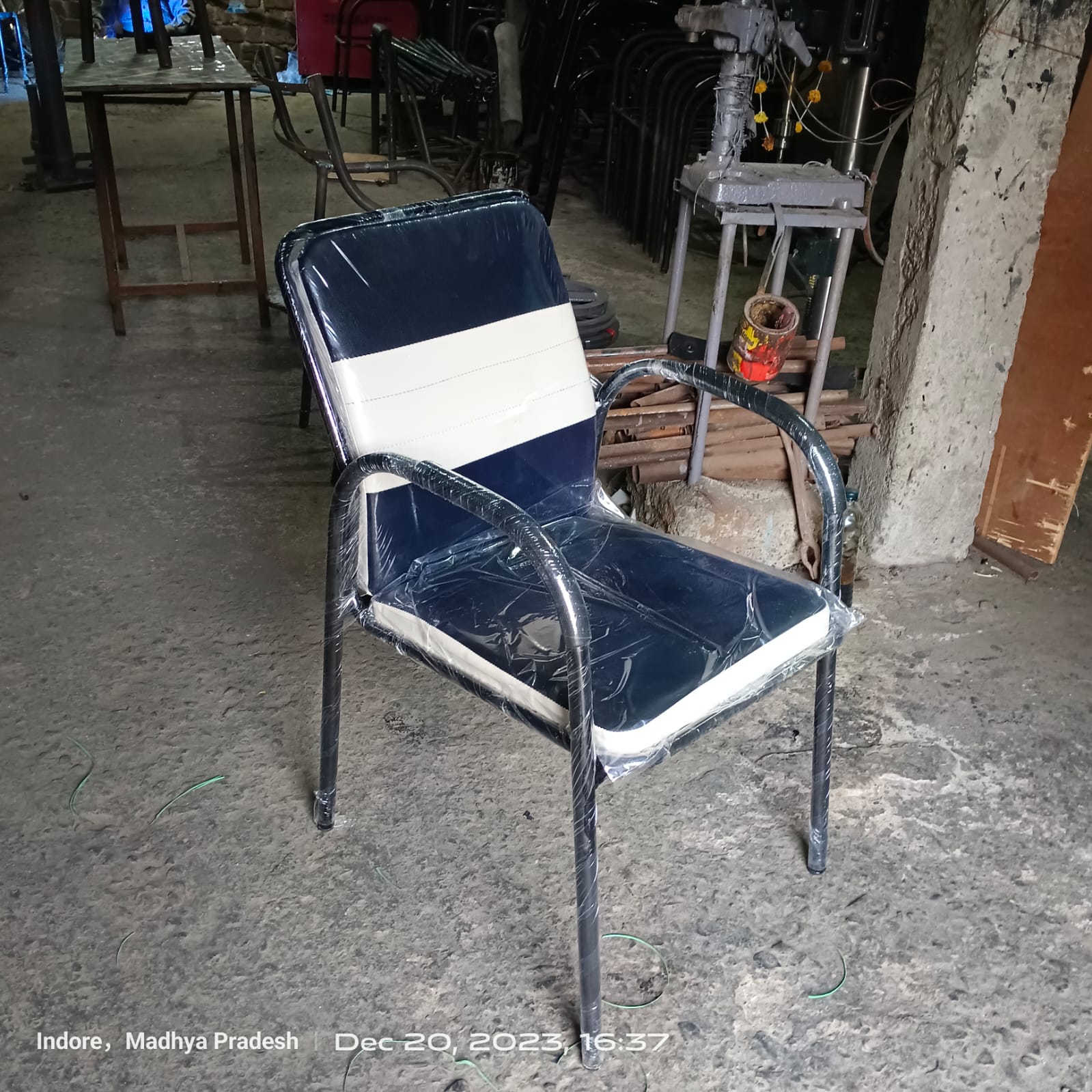 Visitor Chair-https://i-media.vyaparify.com/vcards/products/26577/IMG-20231220-WA0001.jpg Image