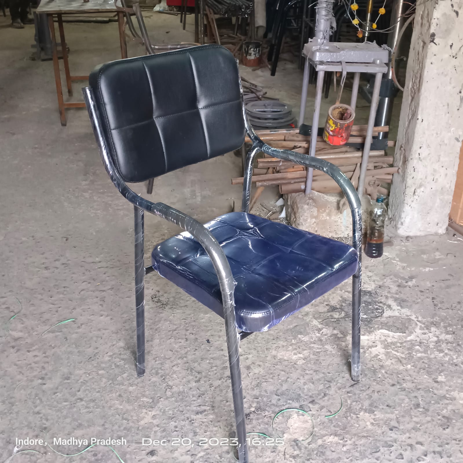 Visitor Chair-https://i-media.vyaparify.com/vcards/products/26580/IMG-20231220-WA0003.jpg Image