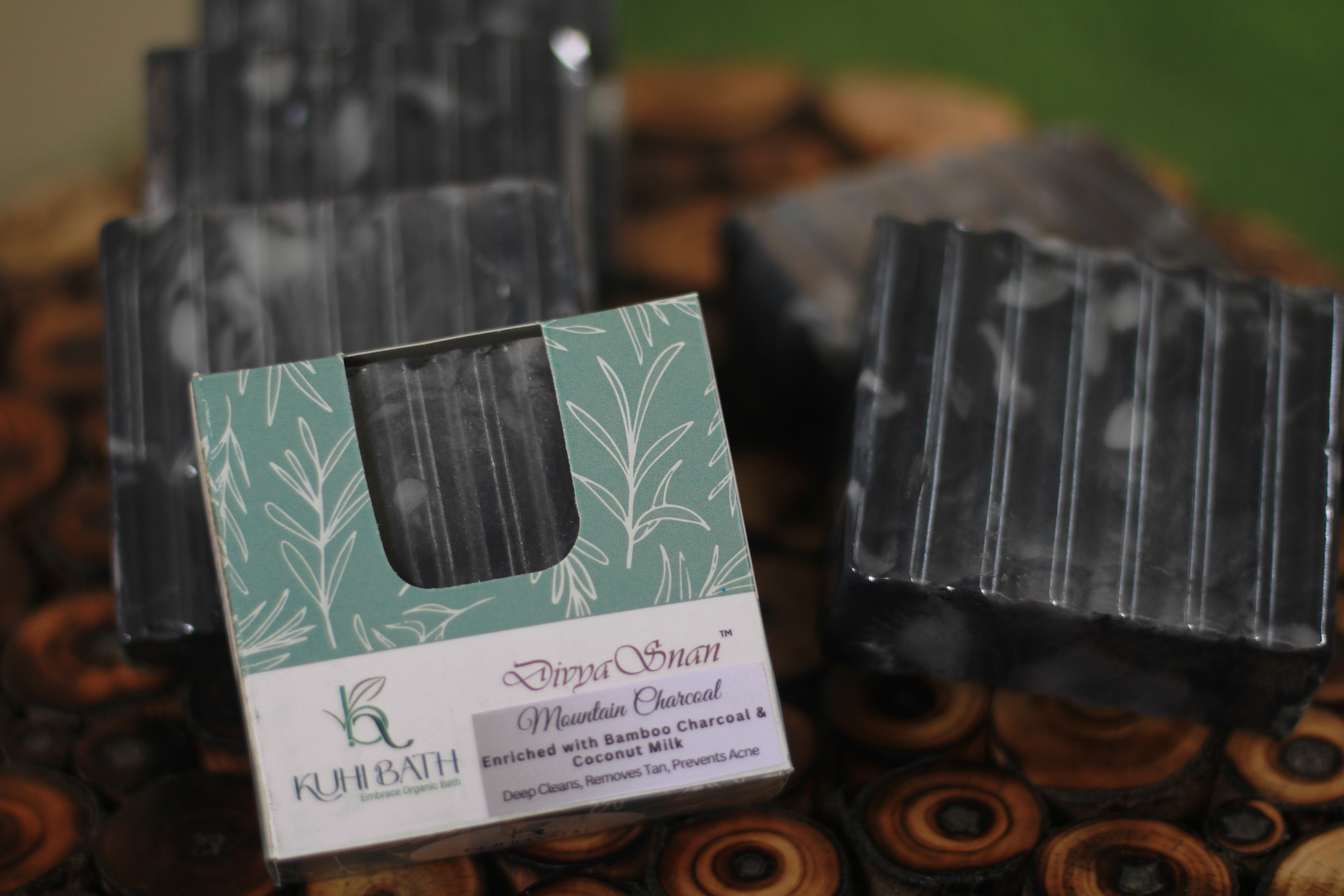 Activated Charcoal &amp; Coconut Milk Soap-https://i-media.vyaparify.com/vcards/products/27327/Activated-Charcoal-and-Coconut-Milk-Soap.JPG Image