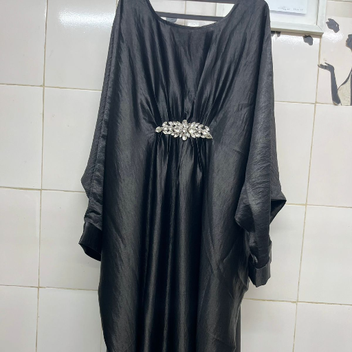 Black Colour Burkha-https://i-media.vyaparify.com/vcards/products/275959/product_1749035064_68402838a3f3c.png Image