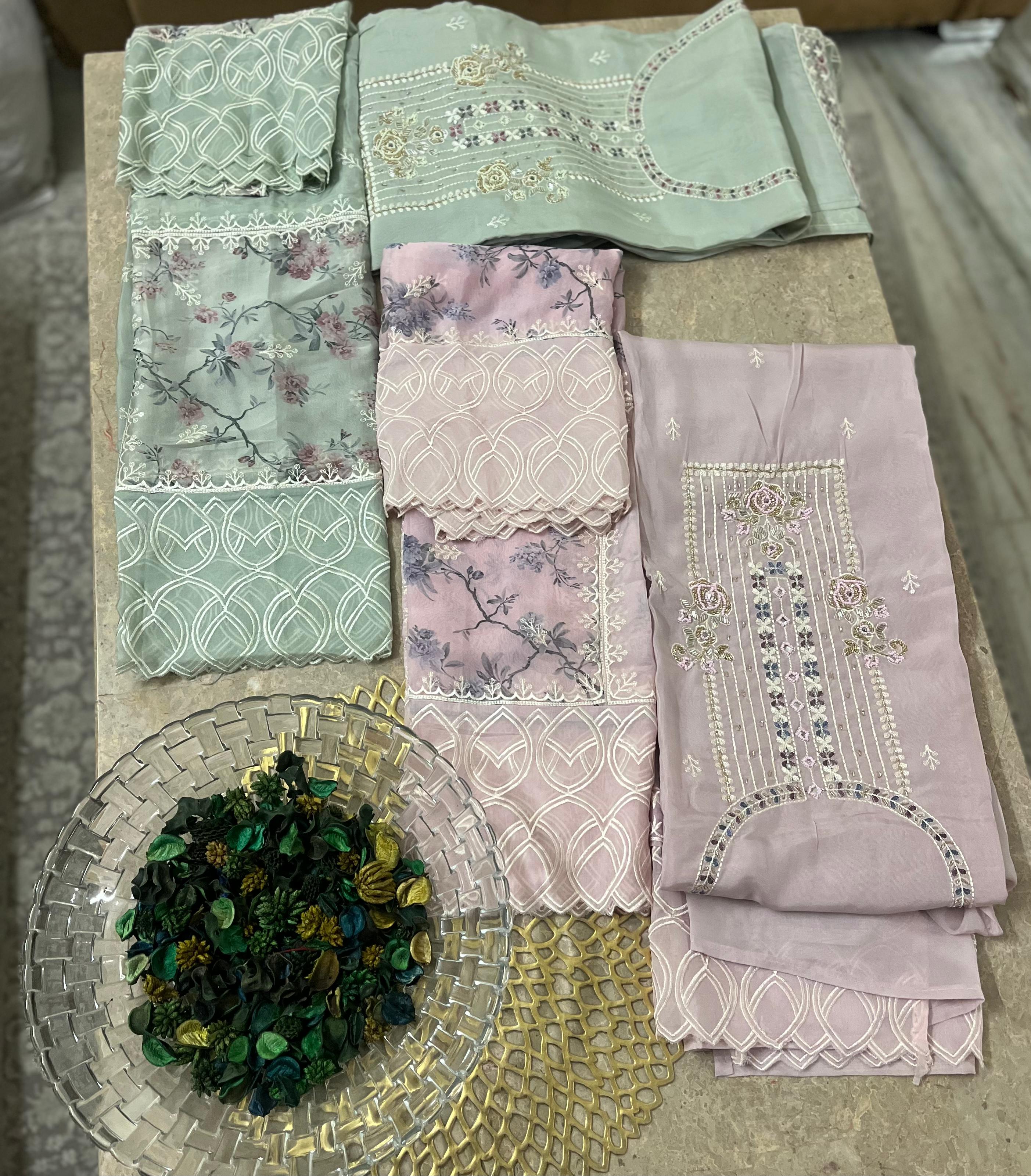 Cutdana Neckline Georgette Suit Rida Boutique 303,ahmedi Residency, 
State Bank Of India Building, 
New Aghapura, 
Hyderabad