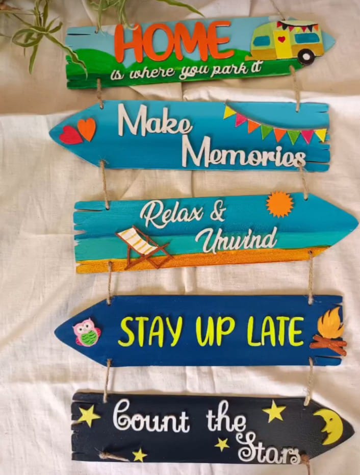 Wall Hanging-https://i-media.vyaparify.com/vcards/products/28371/Wall-Hanging.jpg Image