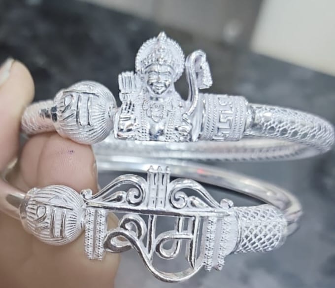 Silver Kadas-https://i-media.vyaparify.com/vcards/products/28754/silver-kada.jpg Image