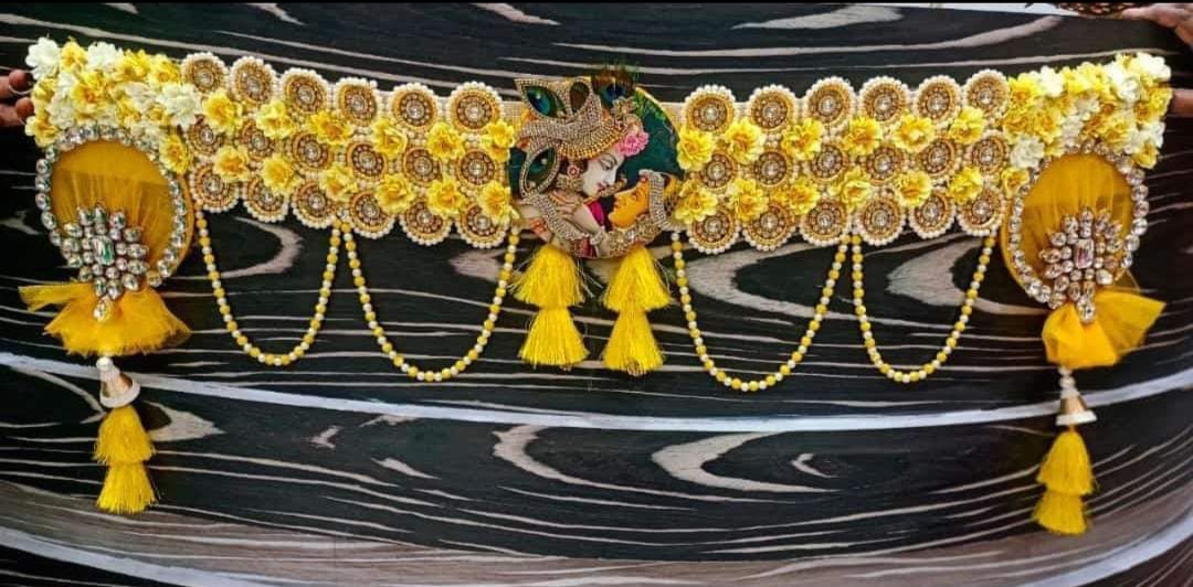 Yellow Radha Krishna Heavy Toran-https://i-media.vyaparify.com/vcards/products/2881/IMG_20230621_130806.jpg Image