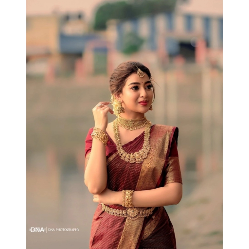 Women's Saree-https://i-media.vyaparify.com/vcards/products/295245/product_1750314061_6853ac4d9dd95.png Image