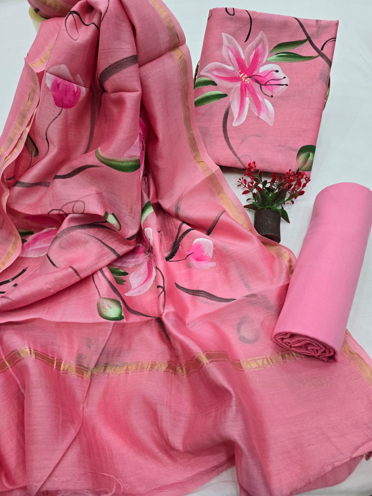 Chanderi Silk Suit Set-https://i-media.vyaparify.com/vcards/products/29606/Chanderi-Silk-Suit-Set.jpg Image