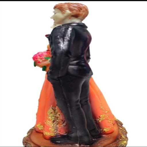 Beautiful Wedding Couple Showpiece-https://i-media.vyaparify.com/vcards/products/296800/product_1750611094_685834967d2ea.png Image